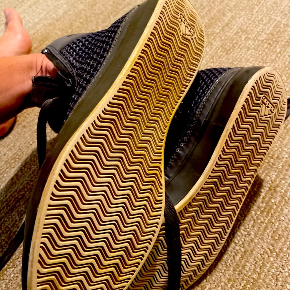 Stella McCartney from Adidas gray high-tops 🖤🤍